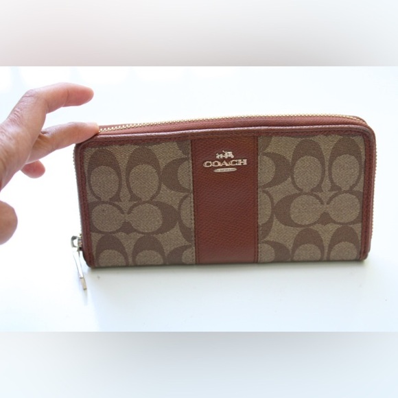 Coach accordion zip wallet - Picture 1 of 14